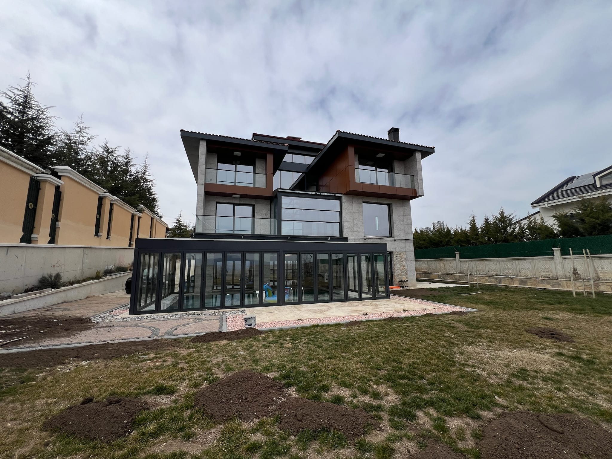 HUZUR VE KONFOR BİR ARADA: 7+2, TAM AKILLI, ISITMALI HAVUZLU, EŞSİZ VİLLA
